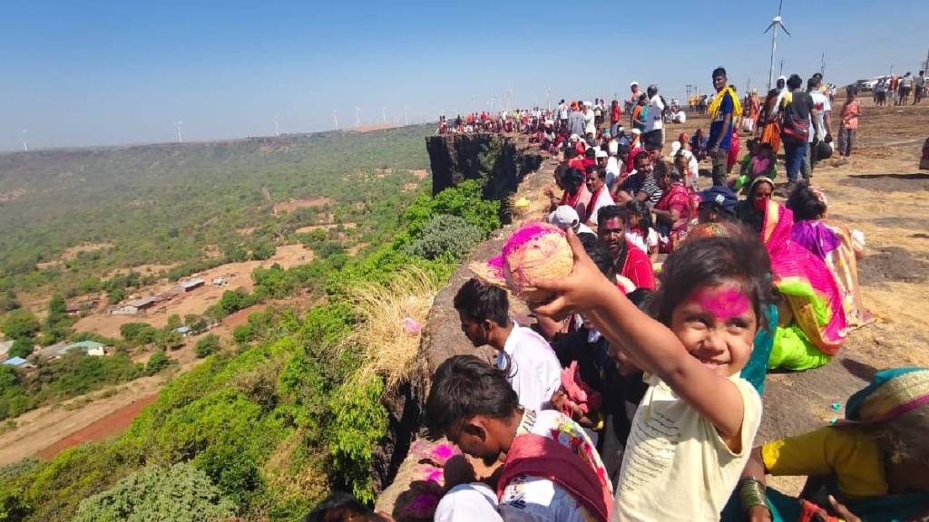 Nature worship ceremony held at Kawdara mandure Karad