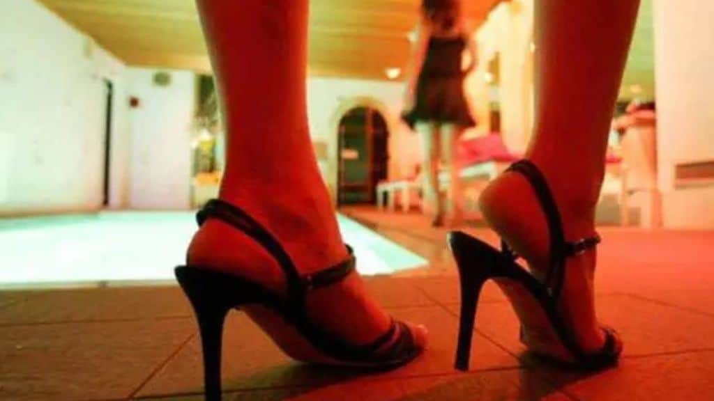 Four actresses involved in prostitution released